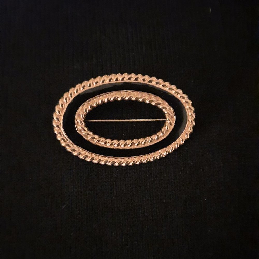 Vintage oval brooch pin AVAILABLE JUNE 1